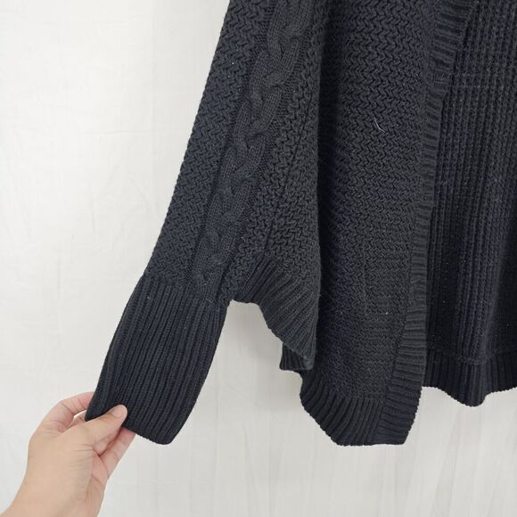 UGG Maribeth Cocoon Cable Knit Button Front Cardigan Sweater in Black Size M/L - Picture 4 of 7